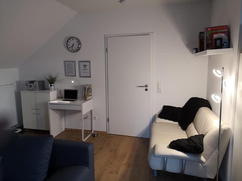 Haus Am Hang; Ferienwohnung Fernblick Щолберг Екстериор снимка