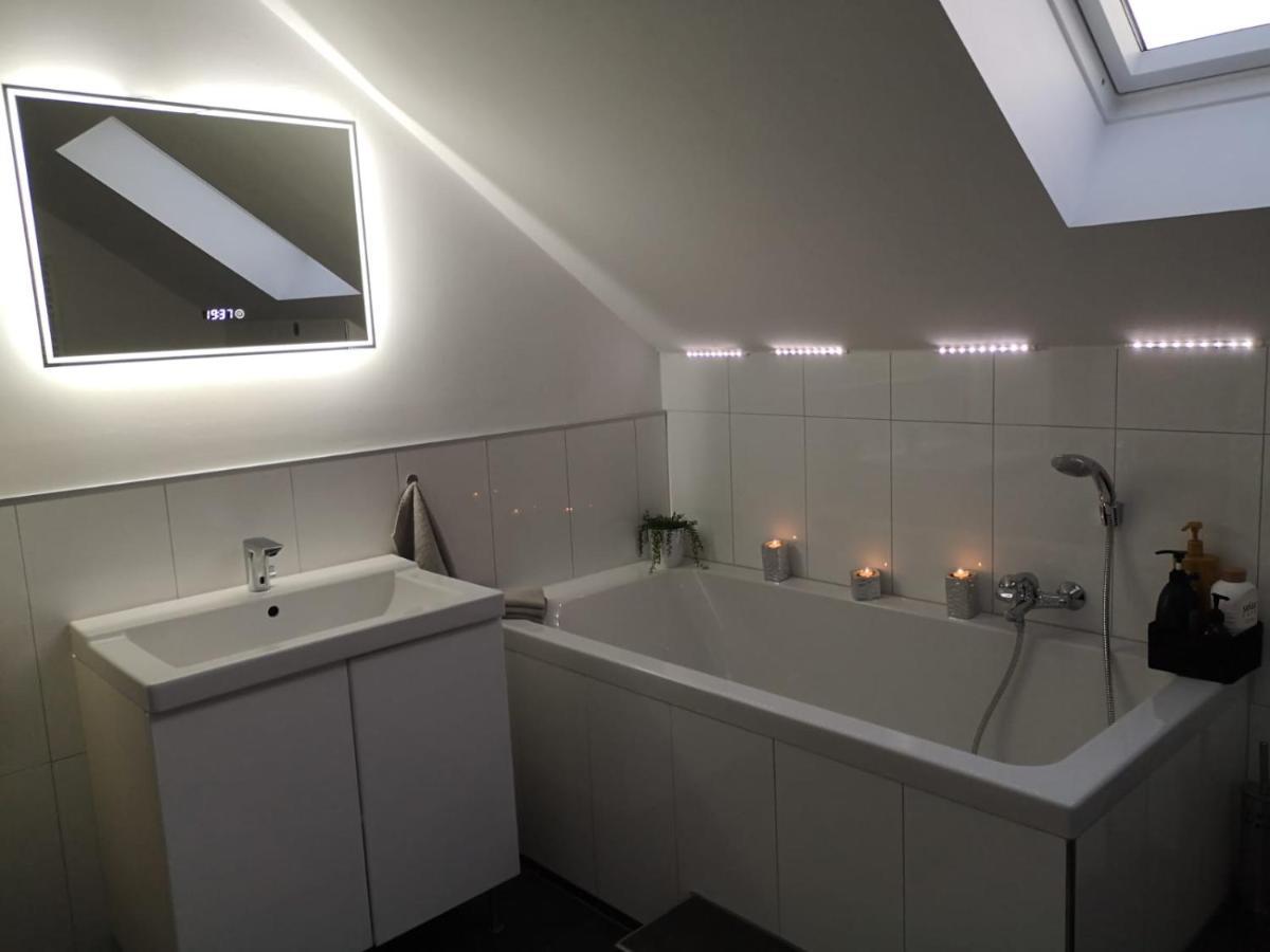 Haus Am Hang; Ferienwohnung Fernblick Щолберг Екстериор снимка
